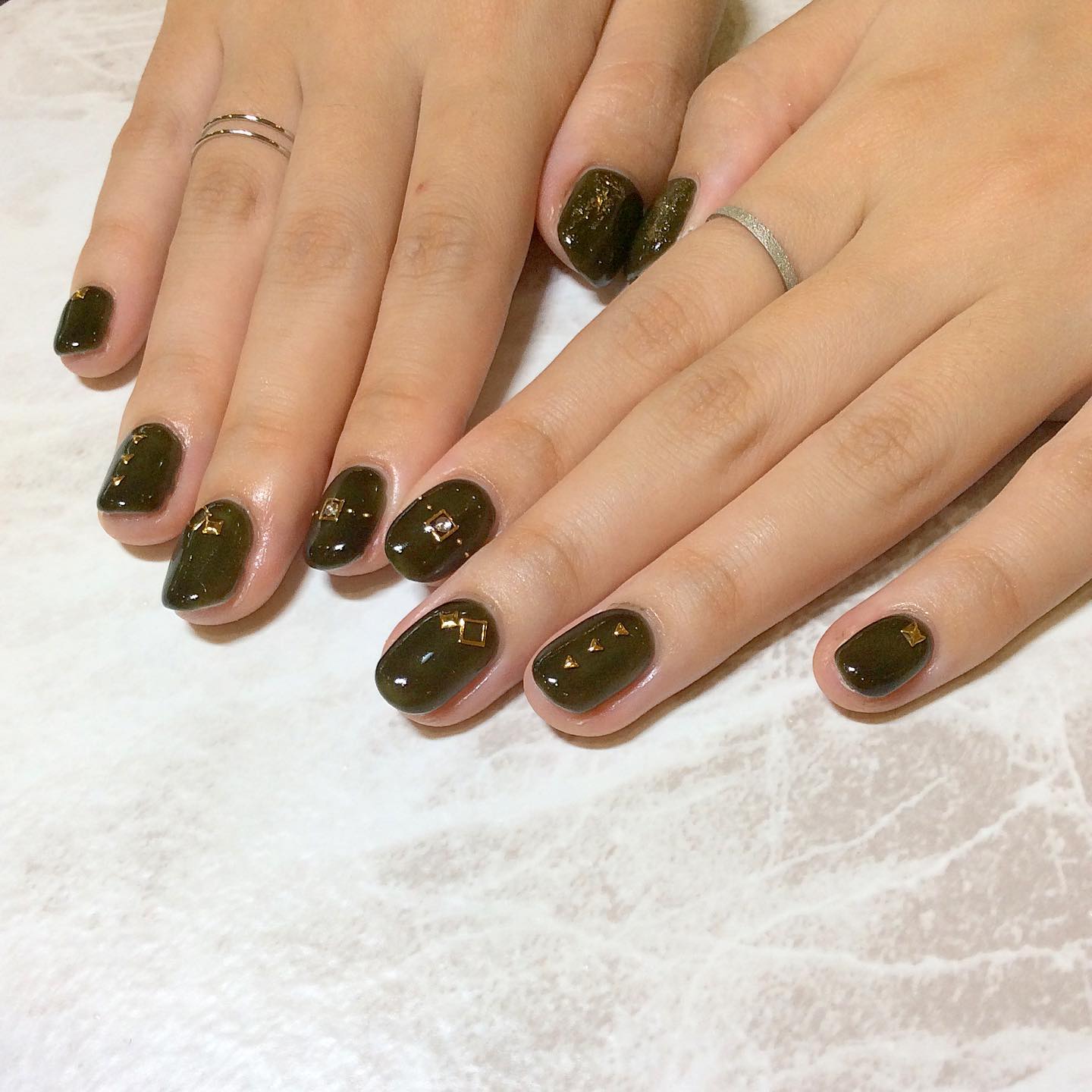 こんにちは!東川口店の中谷です!新色!「アンニュイカーキ」透け感と深みのある大人カーキ!!是非お試し下さい#ネイル#大人ネイル#シンプルネイル#定額ネイル#定額デザイン#東川口#当日予約#同時施術#美容院#美容室#マツエク#リクルート#スタイリスト求人#アシスタント求人#アイリスト求人#ネイリスト求人#brp#東川口駅#フェリーチェ東川口店#秋ネイル