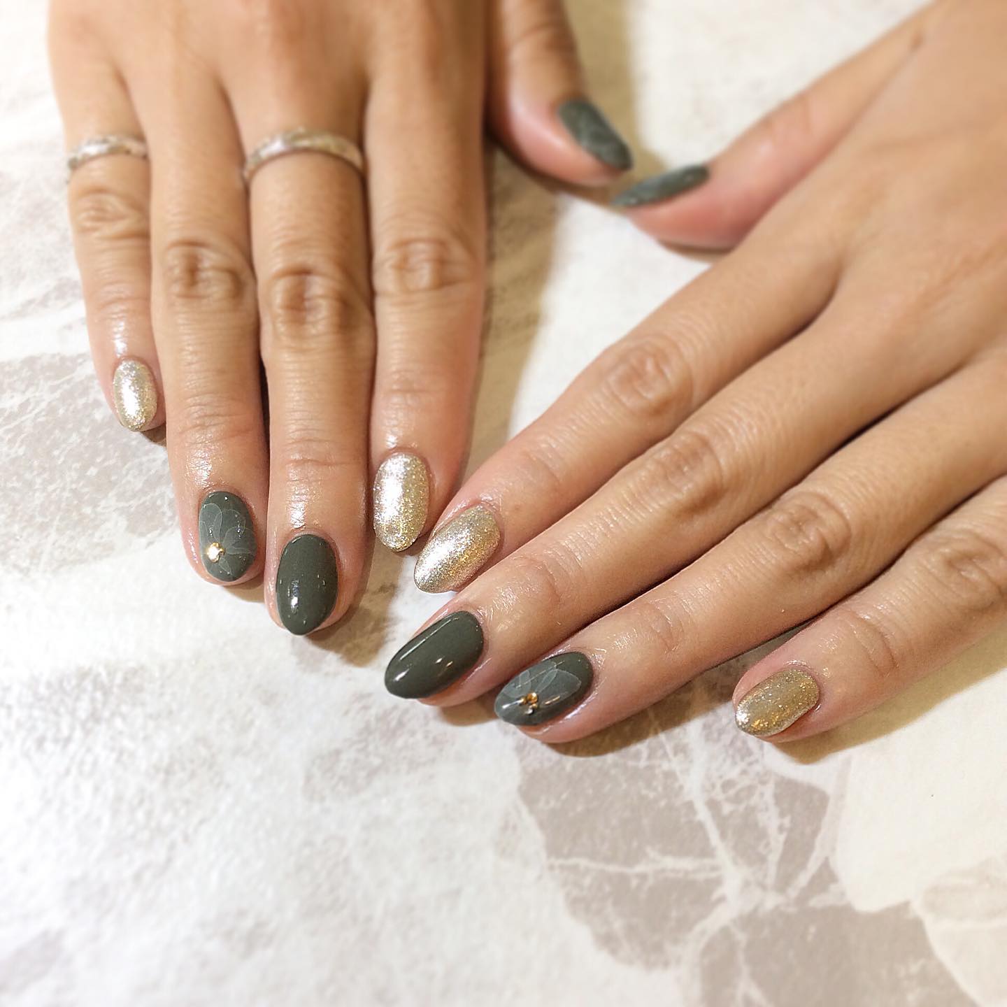 こんにちは🌞東川口店の中谷です！定額5980円デザイン#ネイル#大人ネイル#シンプルネイル#定額ネイル#定額デザイン#東川口#当日予約#同時施術#美容院#美容室#マツエク#リクルート#スタイリスト求人#アシスタント求人#アイリスト求人#ネイリスト求人#brp#東川口駅#フェリーチェ東川口店#秋ネイル