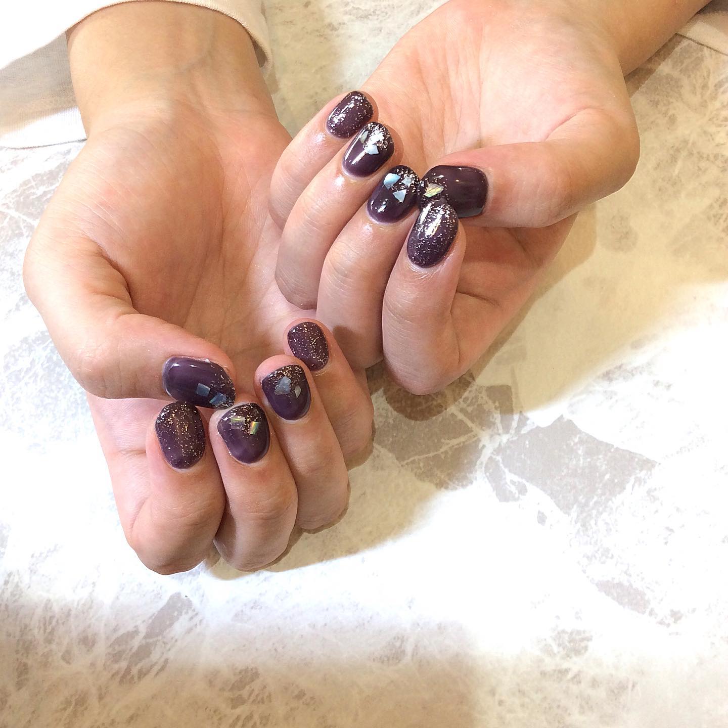 こんにちは🌞東川口店の中谷です！新色人気ナンバーワン「アンニュイアメシスト」透明感のある紫で、プルプルなネイルになります#ネイル#大人ネイル#シンプルネイル#定額ネイル#定額デザイン#東川口#当日予約#同時施術#美容院#美容室#マツエク#リクルート#スタイリスト求人#アシスタント求人#アイリスト求人#ネイリスト求人#brp#東川口駅#フェリーチェ東川口店#秋ネイル