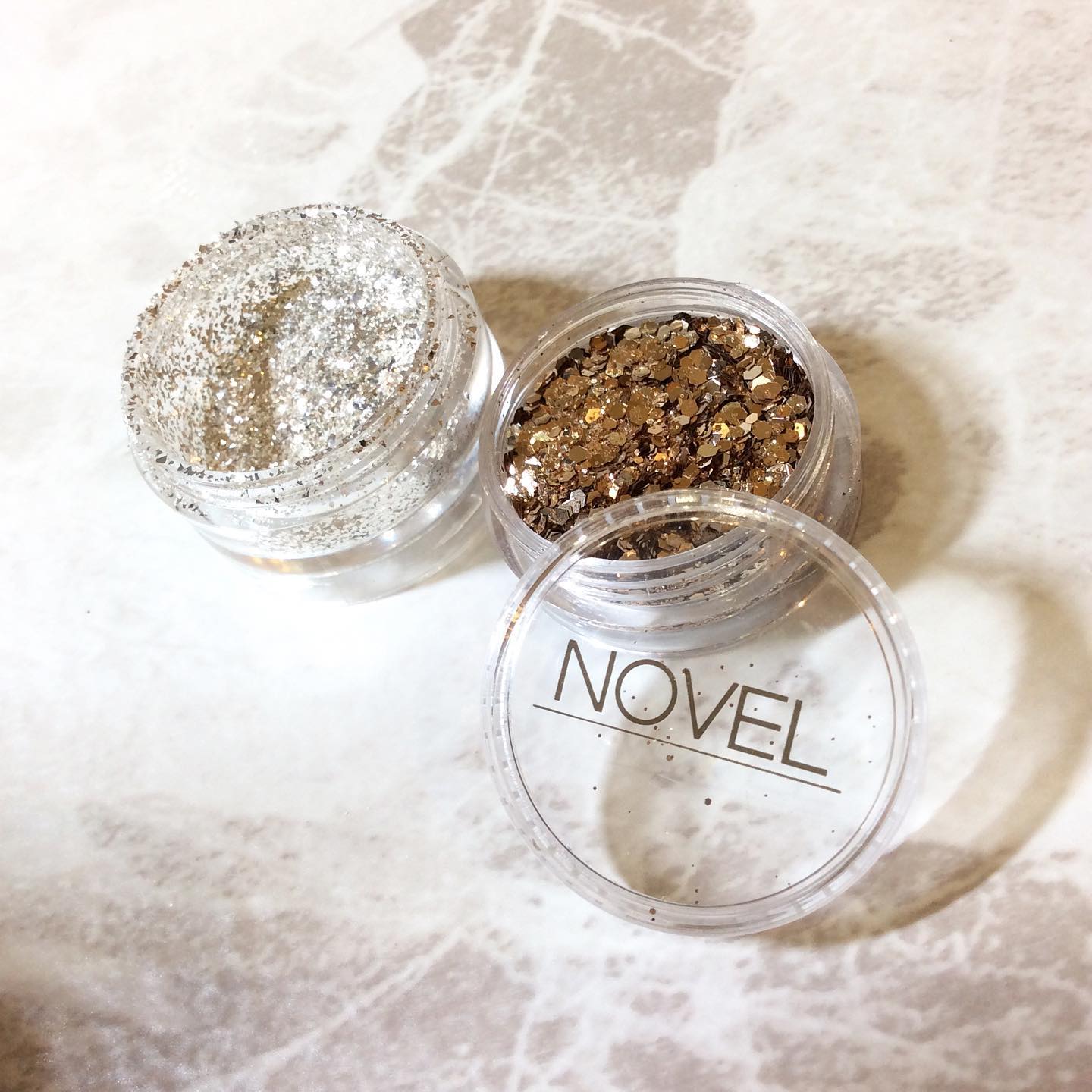 こんにちは🌞東川口店の中谷です!新色グリッター入荷しました!!・六角ホログラム入りシャンパンゴールド・乱切りグリッターフェリーチェシルバー秋冬にオススメのグリッターです!是非お試し下さい#ネイル#大人ネイル#シンプルネイル#定額ネイル#定額デザイン#東川口#当日予約#同時施術#美容院#美容室#マツエク#リクルート#スタイリスト求人#アシスタント求人#アイリスト求人#ネイリスト求人#brp#東川口駅#フェリーチェ東川口店#秋ネイル