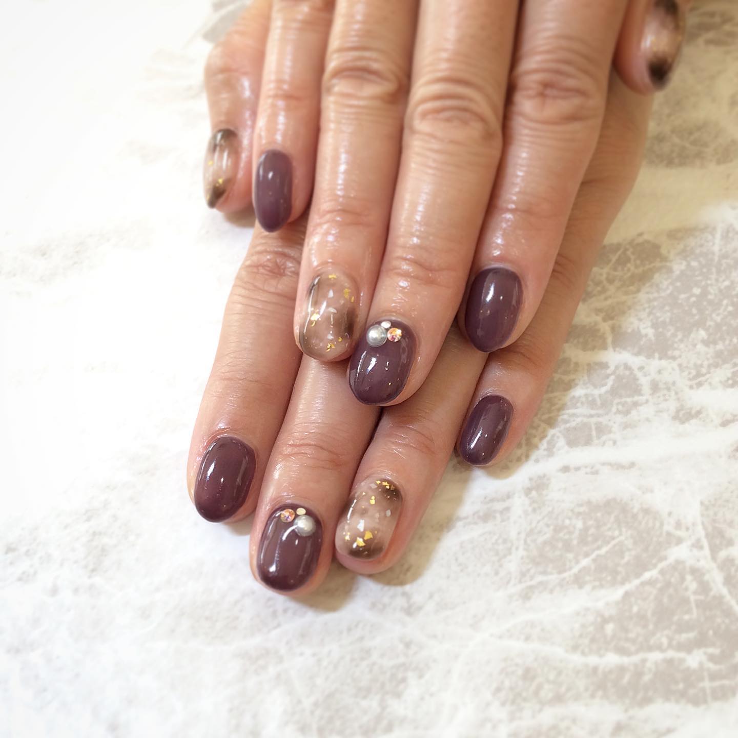 こんにちは🏻東川口店の中谷です！定額5980円デザイン大人気アンニュイアメシストにカラーチェンジ#ネイル#大人ネイル#シンプルネイル#定額ネイル#定額デザイン#東川口#当日予約#同時施術#美容院#美容室#マツエク#リクルート#スタイリスト求人#アシスタント求人#アイリスト求人#新型コロナウイルス#コロナ#コロナ対策#ナプラ#エルジューダ#日曜日休み#日曜日定休#18時まで営業#ネイリスト求人#brp#東川口駅#武蔵野線#フェリーチェ東川口店#秋ネイル