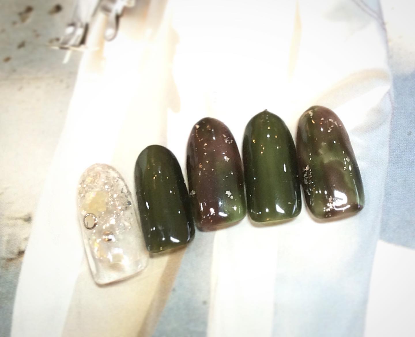 こんにちは東川口店の中谷です！オススメデザイン新色アンニュイカーキ#ネイル#大人ネイル#シンプルネイル#定額ネイル#定額デザイン#東川口#当日予約#同時施術#美容院#美容室#マツエク#リクルート#スタイリスト求人#アシスタント求人#アイリスト求人#ネイリスト求人#brp#東川口駅#フェリーチェ東川口店#秋ネイル