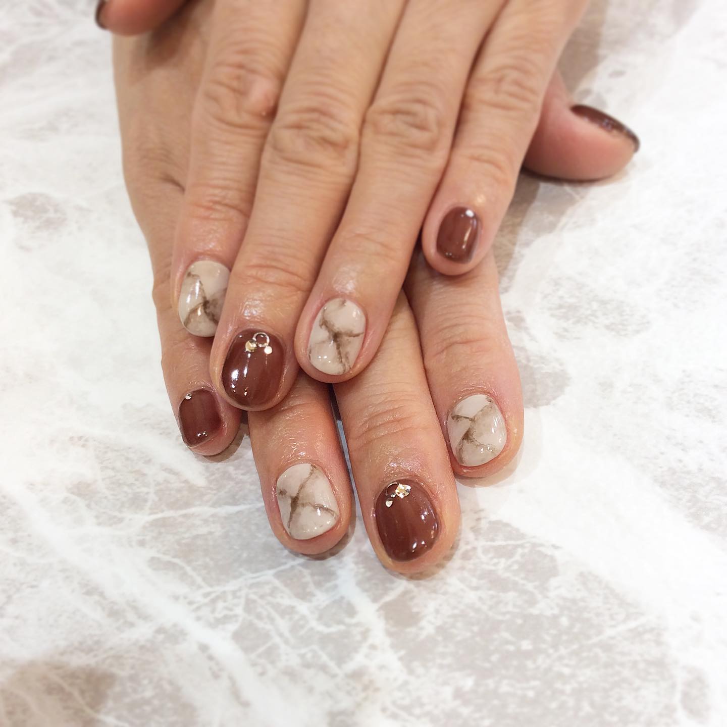 こんにちは東川口店の中谷です！定額5980円新色シリーズ大変人気です新色は無くなり次第終了なので、お早めに#ネイル#大人ネイル#シンプルネイル#定額ネイル#定額デザイン#東川口#当日予約#同時施術#美容院#美容室#マツエク#リクルート#スタイリスト求人#アシスタント求人#アイリスト求人#ネイリスト求人#brp#東川口駅#フェリーチェ東川口店#秋ネイル