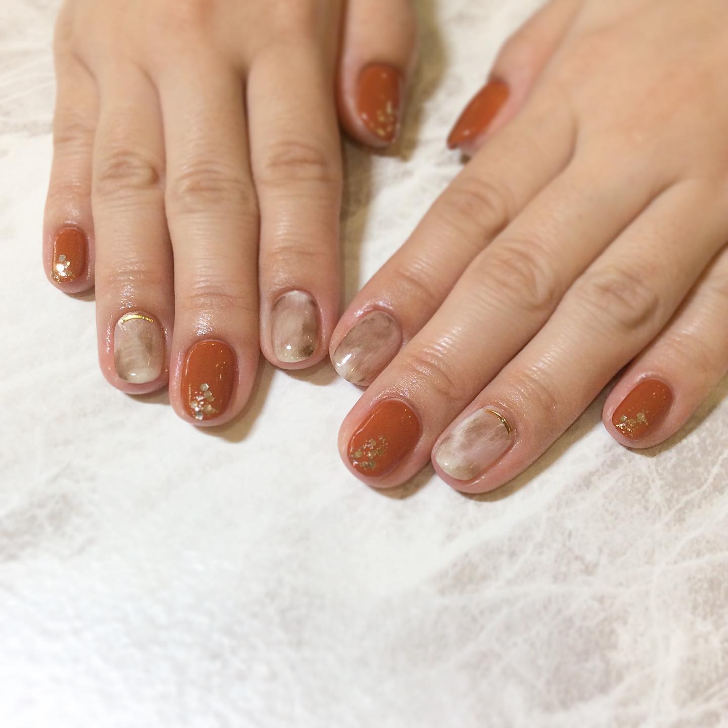 こんにちは東川口店の中谷です！テラコッタカラーの新作です5980円デザイン🧡#ネイル#大人ネイル#シンプルネイル#定額ネイル#定額デザイン#東川口#当日予約#同時施術#美容院#美容室#マツエク#リクルート#スタイリスト求人#アシスタント求人#アイリスト求人#ネイリスト求人#brp#東川口駅#フェリーチェ東川口店#秋ネイル