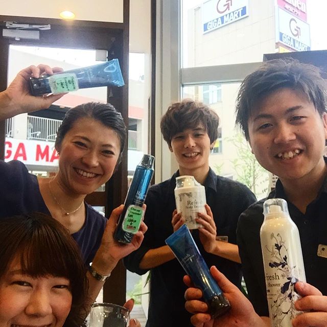 こんにちは山口です本日は山口、大久保、日和佐で営業しております🏼 長崎はレイクタウン出勤になります明日7日は大沢店、まつ毛エクステ営業しておりますご予約お待ちしております#美容師アシスタント募集 #美容師スタイリスト募集 #美容師 #日曜日定休 #ママさん美容師募集 #アイリスト募集 #越谷レイクタウン #越谷市#北越谷 #北越谷美容師 #越谷美容室 #梅雨 #パサつく #大人スタイル #潤い #可愛い #大人かわいい