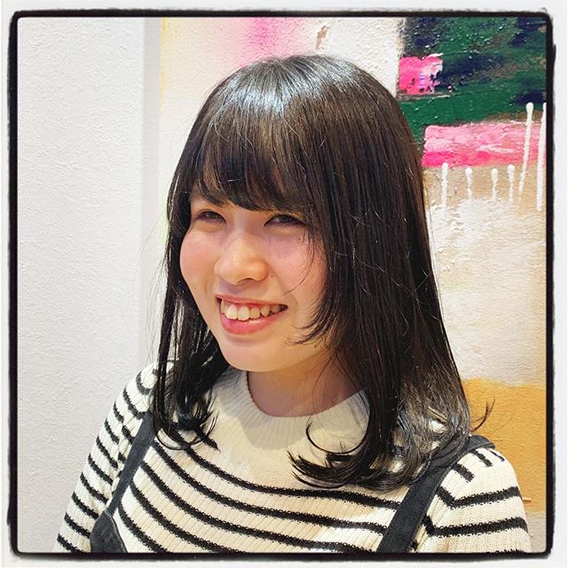 切りっぱなしのスタイルもワンカールの動きがあると、ふんわり動いて素敵です暗めのヘアカラーは、ブルーを強めに入れて、色落ちもお楽しみいただけます！#美容室#北越谷#BRP#美容求人#アシスタント募集#スタイリスト募集#アイリスト募集#美容学生#サロン見学#ママさん美容師#埼玉　#越谷 #Ｎ.　#エヌドット　#切りっぱなしボブ#外ハネ　#ウェット感　#グレージュハイライトカラー