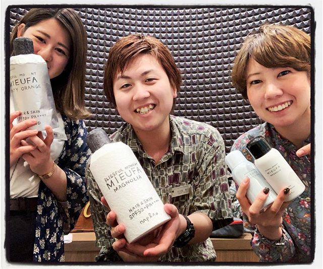 春?夏にかけて、紫外線ケアも重要ですUVカットのヘアケア用品入荷致しました！！ミーファUVスプレーです◎このスプレーは、全身用の日焼け止めなので、お顔?全身、髪にも使えます！日焼け止めなのに、さらっと使えてツヤ感アップの効果もあります！香りは3種類なので、お好みに合わせて使ってくださいね#美容室#北越谷#BRP#美容求人#アシスタント募集#スタイリスト募集#アイリスト募集#美容学生#サロン見学#ママさん美容師#埼玉　#越谷 #Ｎ.　#エヌドット　#切りっぱなしボブ#外ハネ　#ウェット感　#グレージュハイライトカラー