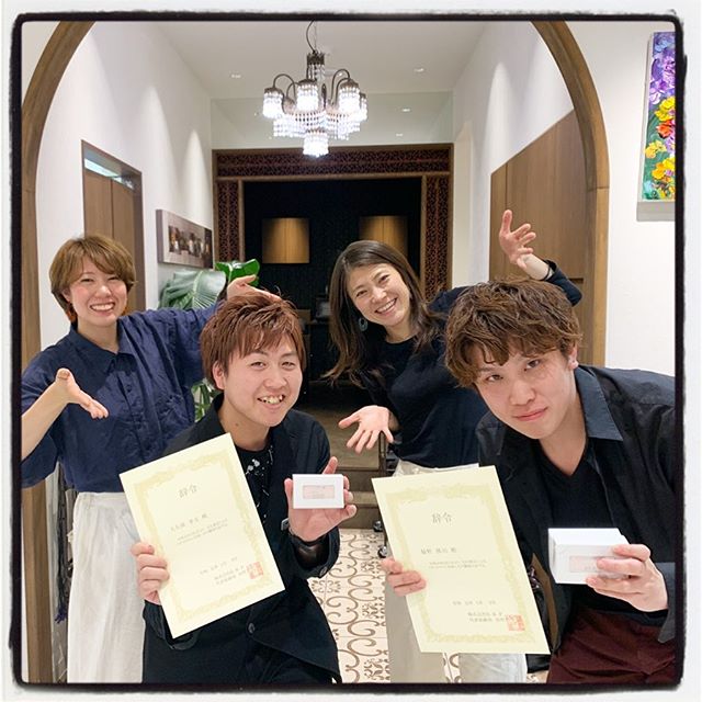 我らがスタイリスト、大久保の辞令式がありました東川口店脇野とこれからの大活躍楽しみです?！ #美容室#北越谷#BRP#美容求人#アシスタント募集#スタイリスト募集#アイリスト募集#美容学生#サロン見学#ママさん美容師#埼玉　#越谷 #Ｎ.　#エヌドット　#切りっぱなしボブ#外ハネ　#ウェット感　#グレージュハイライトカラー