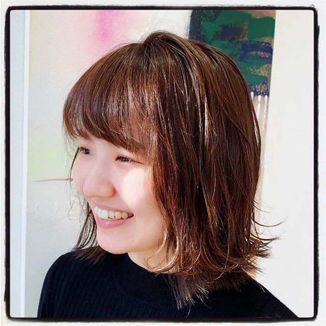 ゆるウェーブの外ハネスタイルです！表面は根元から、他は毛先が動くようにパーマをかけると、スタイリングが簡単で朝のセットが楽になります◎#美容室#北越谷#BRP#美容求人#アシスタント募集#スタイリスト募集#アイリスト募集#美容学生#サロン見学#ママさん美容師#埼玉　#越谷 #Ｎ.　#エヌドット　#切りっぱなしボブ#外ハネ　#ウェット感　#グレージュハイライトカラー