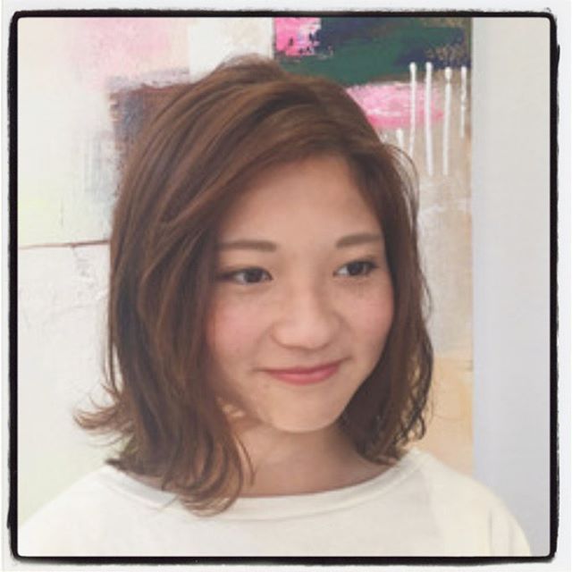癖を活かした切りっぱなしスタイルです！ストレート毛の方は、ゆるめのパーマをかけると柔らかい質感が作れます◎#美容室#北越谷#BRP#美容求人#アシスタント募集#スタイリスト募集#アイリスト募集#美容学生#サロン見学#ママさん美容師#埼玉　#越谷 #Ｎ.　#エヌドット　#切りっぱなしボブ#外ハネ　#ウェット感　#グレージュハイライトカラー