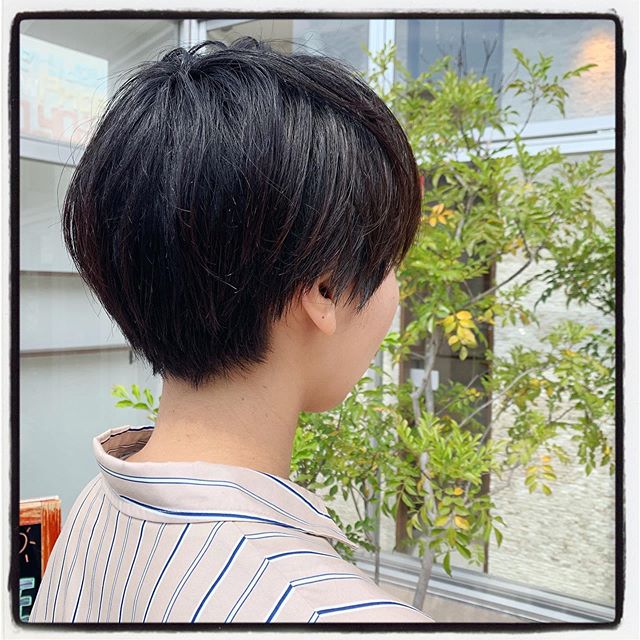 レディースショートスタイル◎襟足スッキリ！丸みのあるショートスタイルは年代関係なく人気です！スタイリングは、N.ナチュラルバームで自然な束感を作りました️ #美容室#北越谷#BRP#美容求人#アシスタント募集#スタイリスト募集#アイリスト募集#美容学生#サロン見学#ママさん美容師#埼玉　#越谷