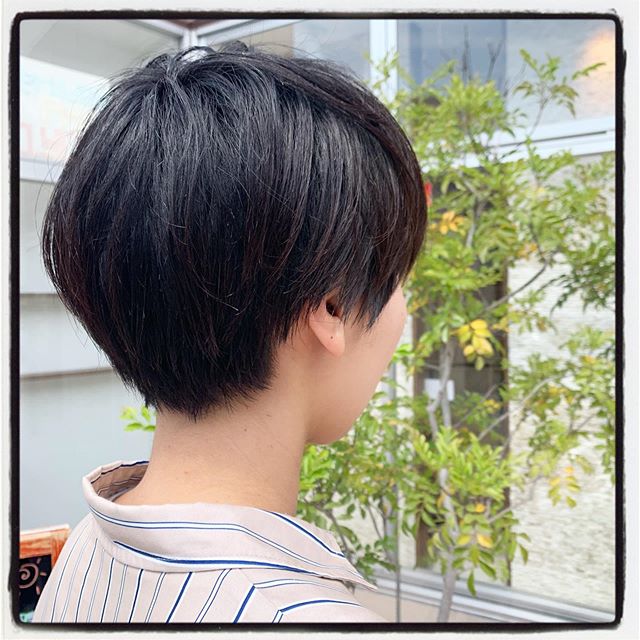 ショートスタイルどの方向から見てもステキなシルエットに◎ストレートヘアはもちろん、ゆるめのパーマをかけるのもおすすめです！#美容室#北越谷#BRP#美容求人#アシスタント募集#スタイリスト募集#アイリスト募集#美容学生#サロン見学#ママさん美容師#埼玉　#越谷 #Ｎ.　#エヌドット　#切りっぱなしボブ#外ハネ　#ウェット感　#グレージュハイライトカラー