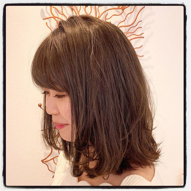 ダークベージュカラー❣️！深めのダークカラーに、ベージュの色味を混ぜました！ちょっと個性を入れたい方は、ハイライトのメッシュを入れるのもおすすめです！#美容室#北越谷#BRP#美容求人#アシスタント募集#スタイリスト募集#アイリスト募集#美容学生#サロン見学#ママさん美容師#埼玉　#越谷