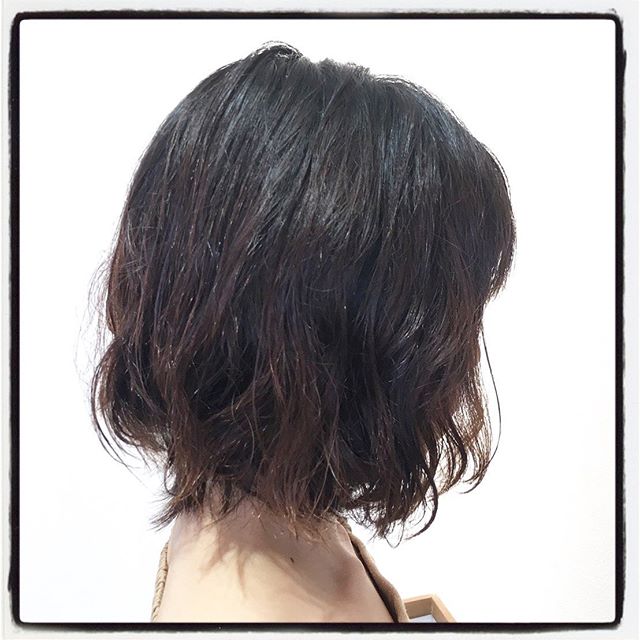 切りっぱなしのパーマスタイルです(^O^) 大きめのカールでスタイリングも簡単です◎#美容室#北越谷#BRP#美容求人#アシスタント募集#スタイリスト募集#アイリスト募集#美容学生#サロン見学#ママさん美容師#埼玉　#越谷
