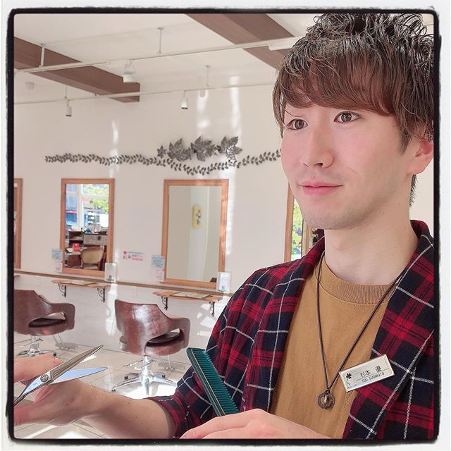 【スタッフ紹介】スタイリスト 杉本優ショート?ボブスタイル、パーマスタイルお任せください二児のパパでもある杉本が、小さなお子様がいらっしゃる方の生活スタイルに合うヘアスタイル、ヘアケアをご提供致します！髪のお悩みぜひご相談くださいませ！#美容室#北越谷#BRP#美容求人#アシスタント募集#スタイリスト募集#アイリスト募集#美容学生#サロン見学#ママさん美容師#埼玉　#越谷