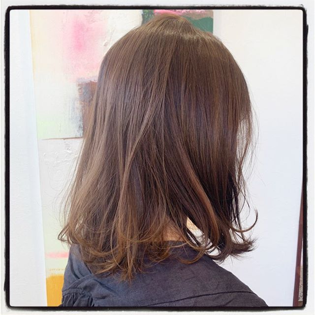 深みのあるオリーブグレージュは、季節問わず人気です！！が！！秋は、ショコラブラウンを少し混ぜると、季節感も出て素敵です◎#美容室#北越谷#BRP#美容求人#アシスタント募集#スタイリスト募集#アイリスト募集#美容学生#サロン見学#ママさん美容師#埼玉　#越谷