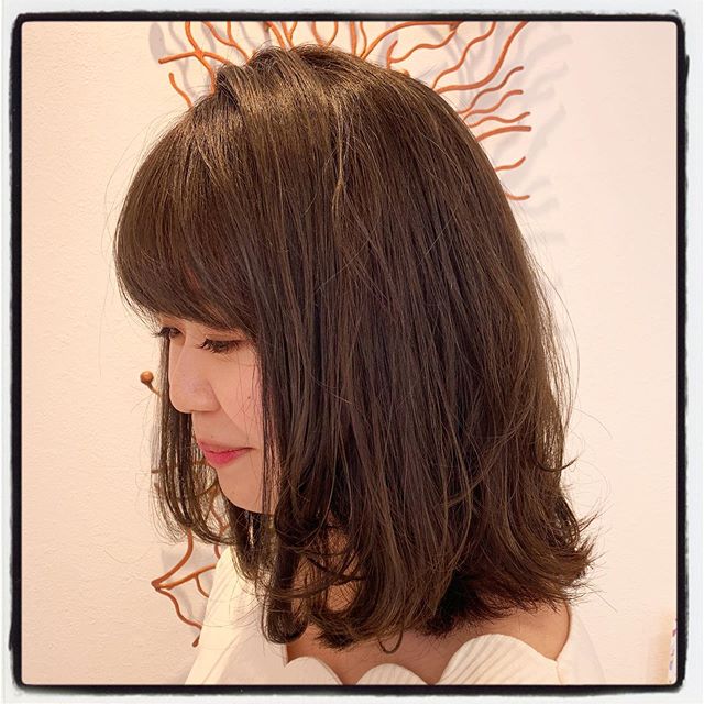 こんにちは！アニモフィオレンテ大沢店長崎です！フォギーベージュカラーおススメです◎ベージュ系は季節問わず人気のカラーです！季節感を出すのに、補色でブルーやバイオレット、赤味などどれを足してもかわいいです！❣️ #美容室#北越谷#BRP#美容求人#アシスタント募集#スタイリスト募集#アイリスト募集#美容学生#サロン見学#ママさん美容師#埼玉　#越谷