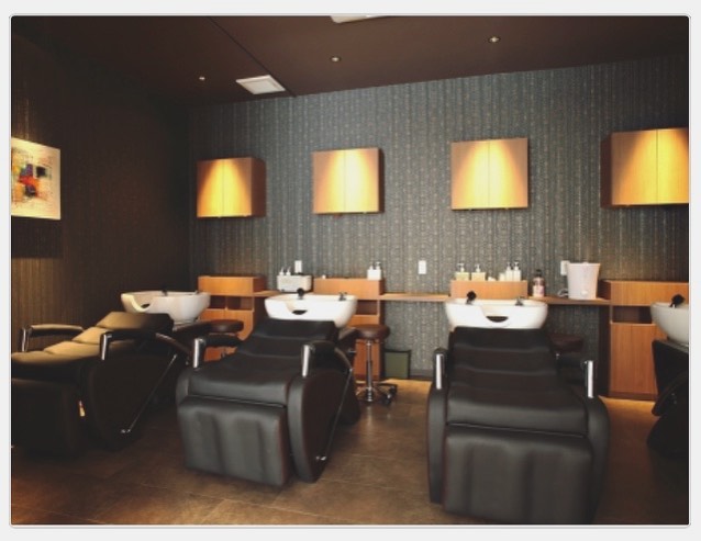 こんにちは！アニモフィオレンテ大沢店です！落ち着いた空間でリラックス?★当店自慢のシャンプー台で、極上の癒しをご体感下さいませ！ヘッドスパで、年末の疲れを癒しませんか？？‍♀️ #美容室#北越谷#BRP#美容求人#アシスタント募集#スタイリスト募集#アイリスト募集#美容学生#サロン見学#ママさん美容師#埼玉　#越谷