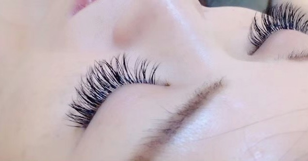 こんにちは！アニモフィオレンテん大沢店です！当店ではアイラッシュのご案内もございます！ヘアスタイルだけでなく、目元のイメージチェンジもお任せください◎#美容室#北越谷#BRP#美容求人#アシスタント募集#スタイリスト募集#アイリスト募集#美容学生#サロン見学#ママさん美容師#埼玉　#越谷