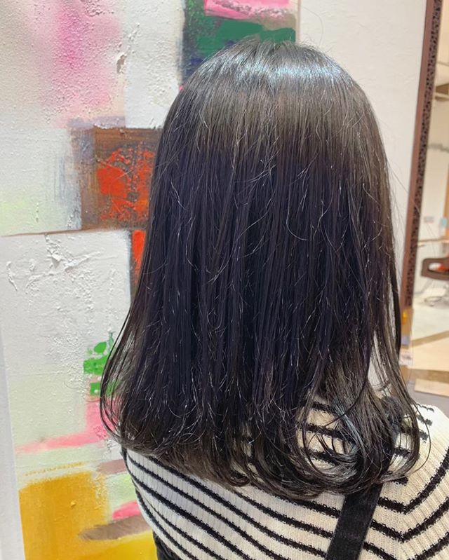 こんにちは！美容室アニモフィオレンテ大沢店です！デジタルパーマのワンカールスタイル人気です！髪質がストレートの方、いつもとちょっと違う雰囲気を出したい方、ぜひ一度お試しくださいませ！！ #美容室#北越谷#BRP#美容求人#アシスタント募集#スタイリスト募集#アイリスト募集#美容学生#サロン見学#ママさん美容師#埼玉　#越谷