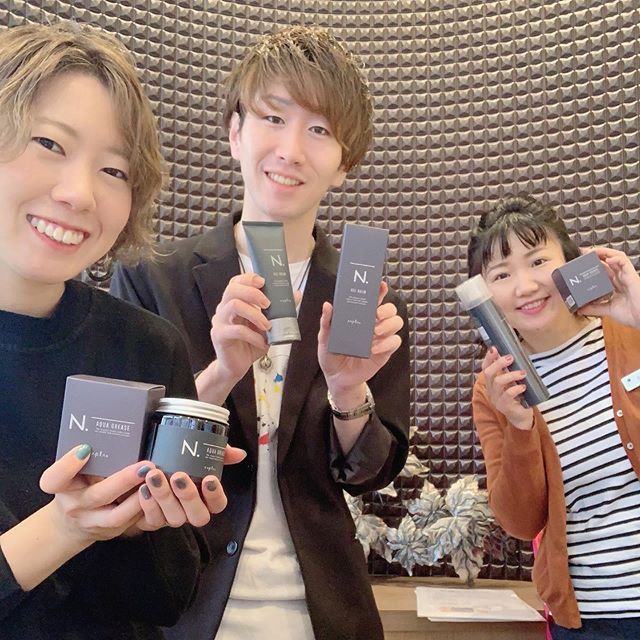 こんにちは！アニモフィオレンテ大沢店です！新年の営業、明日からです！！皆様のご来店を心よりお待ちしております！#美容室#北越谷#BRP#美容求人#アシスタント募集#スタイリスト募集#アイリスト募集#美容学生#サロン見学#ママさん美容師#埼玉　#越谷