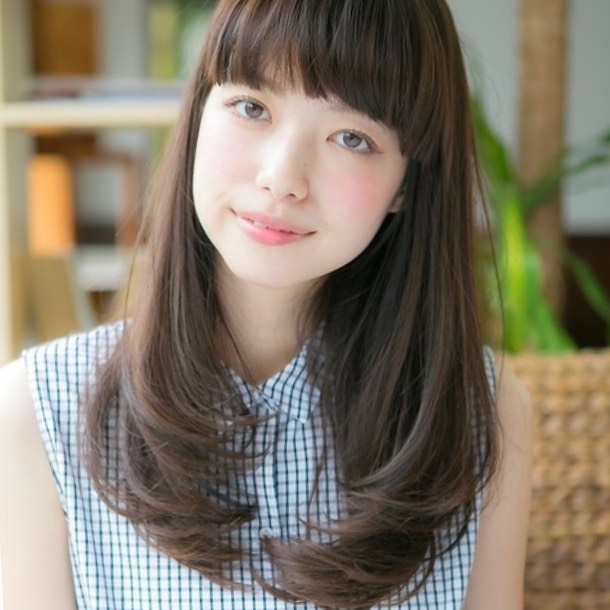 普通のロングヘアに飽きてしまった方は毛先のワンカールパーマや癖毛の方には縮毛矯正でサラサラにしてみませんか 顔まわりのみの縮毛矯正のメニューもございます また当店では施術中のマスクの着用にご協力頂いております 汚れてしまった場合の替えのマスクもご用意し