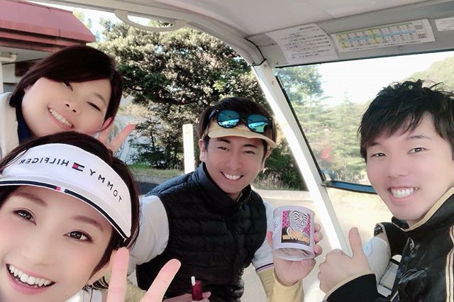 先日、お休みを頂いて会社のゴルフコンペに参加してきましたっ！！結果はビリから数えた方が早かったですが。。。ドライバーが跳ぶようになりましたっ！！進歩です！笑ゴルフ得意なお客様、グリーン周りが上達する方法教えてください(T0T)#ナプラ#ナプラnドット#美容師は天職だ #ネイリスト#アイリスト #日曜日定休#プライベート充実 #しみないカラーパーマ #当日予約