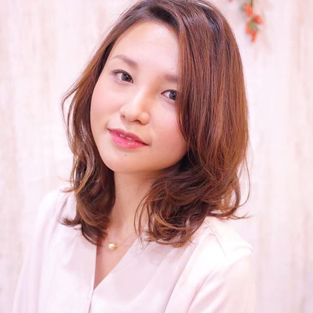 おうちで簡単！湿気に負けない！ストレートandカール★サラサラストレートも軽やかカールも１日キープ！柔らかい仕上がりになりますよ！！#レア髪#ナプラ#Nドットセラム#Nドットシアミルク #当日ご予約OK#ミルボン#エルジューダ#エルジュダエマルジョン#リファストレートアイロン#縮毛矯正  #美容室  #BRP #美容求人 #アシスタント募集 #スタイリスト募集 #アイリスト募集 #美容学生 #サロン見学 #ママさん美容師 #埼玉#吉川美南#おうち時間