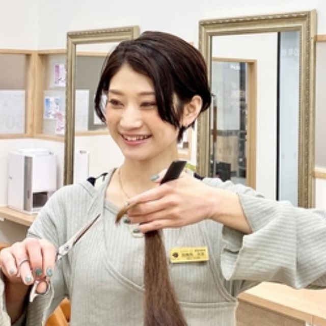 こんにちは。アニモフィオレンテの飛鳥馬です！わたしの好きなスタイルはショートのパーマスタイルです★イメチェンされたい方！！是非お任せください！#ナプラ#Nドットセラム#Nドットシアミルク #当日ご予約OK#ミルボン#エルジューダ#エルジュダエマルジョン#リファストレートアイロン#縮毛矯正  #美容室  #BRP #美容求人 #アシスタント募集 #スタイリスト募集 #アイリスト募集 #美容学生 #サロン見学 #ママさん美容師 #埼玉#吉川美南