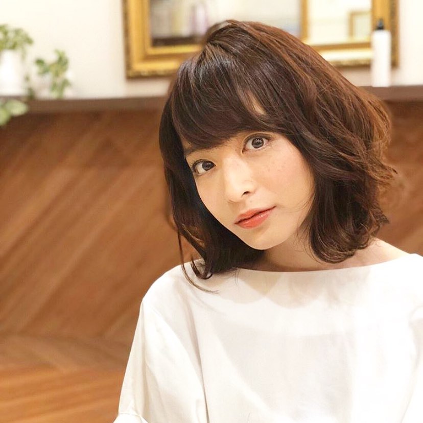 ダークベージュで夏の色抜け対策！！暑いときはちょこっと結べる絶妙レングスです★緩めのパーマで、朝のスタイリングも楽ちんですよ！！#ナフ゜ラ#Nト゛ットセラム#Nト゛ットシアミルク #当日こ゛予約OK#ミルホ゛ン#エルシ゛ュータ゛#エルシ゛ュタ゛エマルシ゛ョン#リファストレートアイロン#縮毛矯正  #美容室  #BRP #美容求人 #アシスタント募集 #スタイリスト募集 #アイリスト募集 #美容学生 #サロン見学 #ママさん美容師 #埼玉#吉川美南#リファアイロン#レア髪