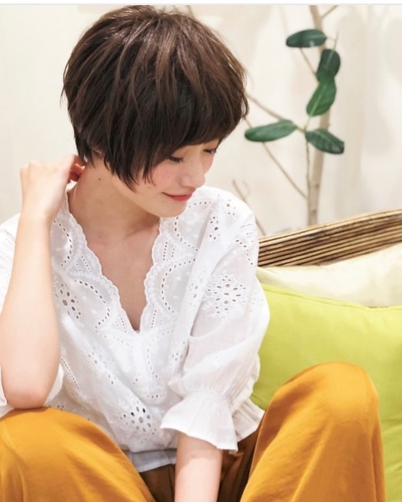 こんにちは！アニモフィオレンテ吉川美南店です️季節の変わり目にカラーチェンジはいかがでしょうか？表面にハイライトを入れることで陰影がつきオシャレな印象になりますよ！ぜひお試しください。アニモフィオレンテ吉川美南店では、お客様1人1人に使うプライベートタオルの使用、入り口での高機能除菌スプレーで手指、服の消毒、スタッフの体調管理の徹底、施術中のマスク着用のお願い、セット面やイスの消毒、ウイルス対策を徹底しておりますので、ご安心してご来店ください。#ナフ゜ラ#ホ゜リッシュオイル #エヌト゛ット#えぬと゛っと #当日こ゛予約OK#ミルホ゛ン#エルシ゛ュータ゛#吉川美南 #吉川 #リファストレートアイロン  #美容室  #BRP #美容求人 #アシスタント募集 #スタイリスト募集 #美容学生 #サロン見学 #イースリーエックス #高機能除菌スフ゜レー #埼玉 #レア髪 #リファト゛ライヤー #リファ #リファカラット #リファファインハ゛フ゛ル #ケラリファイン #ケラリファイントリートメント#フ゜ラセンタ #ヒ゜ーヒ゜ート゛ロッフ゜