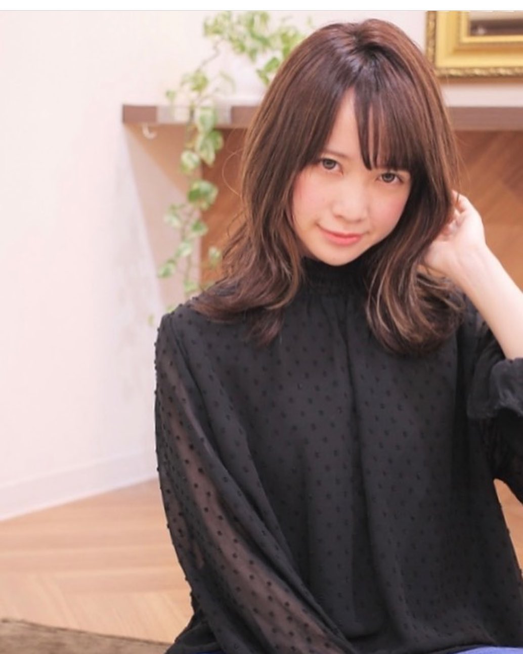 こんにちは!アニモフィオレンテ吉川美南店です️前髪の透け感で肌をチラリと見せることでさりげなくかわいい表情に。髪を軽やかに見せる効果もあります。ぜひお試しください。アニモフィオレンテ吉川美南店では、お客様1人1人に使うプライベートタオルの使用、入り口での高機能除菌スプレーで手指、服の消毒、スタッフの体調管理の徹底、施術中のマスク着用のお願い、セット面やイスの消毒、ウイルス対策を徹底しておりますので、ご安心してご来店ください。#ナフ゜ラ#ホ゜リッシュオイル #エヌト゛ット#えぬと゛っと #当日こ゛予約OK#ミルホ゛ン#エルシ゛ュータ゛#吉川美南 #吉川 #リファストレートアイロン #美容室 #BRP #美容求人 #アシスタント募集 #スタイリスト募集 #美容学生 #サロン見学 #イースリーエックス #高機能除菌スフ゜レー #埼玉 #レア髪 #リファト゛ライヤー #リファ #ファインハ゛フ゛ル #ケラリファイン #ケラリファイントリートメント#エステプロラボ #ファスティング #酵素ダイエット