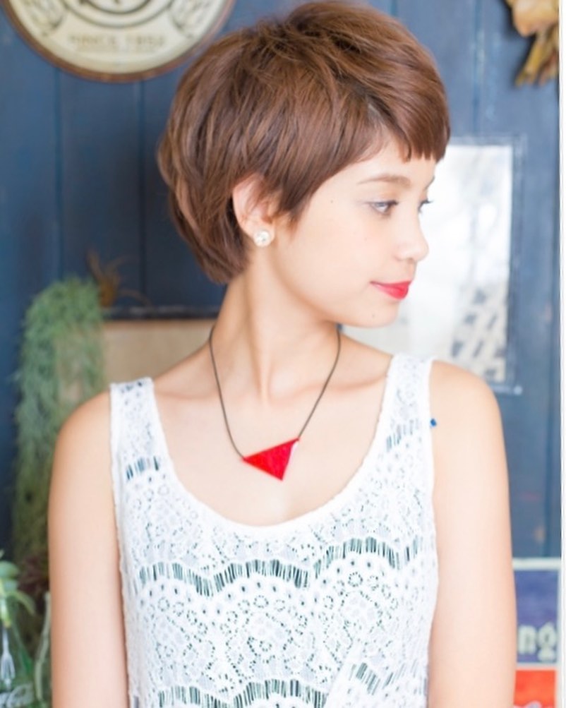 こんにちは！アニモフィオレンテ吉川美南店です！エリとシュッとして、ふんわり♪短め前髪がおしゃれ度をアップ！ポイントパーマで5本巻くだけで朝の簡単セットが出来ます！N.ナチュラルパーマを揉み込むだけで大丈夫です。髪に優しいパーマ液を使用して、ダメージをさせないようにしております！ぜひお試しください！アニモフィオレンテ吉川美南店では、お客様1人1人に使うプライベートタオルの使用、入り口での高機能除菌スプレーで手指、服の消毒、スタッフの体調管理の徹底、施術中のマスク着用のお願い、セット面やイスの消毒、ウイルス対策を徹底しておりますので、ご安心してご来店ください。#ナプラ#ポリッシュオイル #エヌドット#えぬどっと #当日ご予約OK#ミルボン#エルジューダ#吉川美南 #吉川 #リファストレートアイロン  #美容室  #BRP #美容求人 #アシスタント募集 #スタイリスト募集 #美容学生 #サロン見学 #イースリーエックス #高機能除菌スプレー #埼玉 #レア髪 #リファドライヤー #リファ #ファインバブル #ケラリファイン #ケラリファイントリートメント#エステプロラボ　#ファスティング　#酵素ダイエット