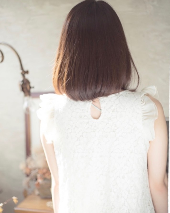 こんにちは！アニモフィオレンテ吉川美南店です️ストレートで髪の面を整えてツヤ感を強調すると肌までキレイに見える嬉しい効果を発揮します。ストレートタッチのツヤ感で美髪、美肌、おしゃれを実現しましょう。ぜひお試しください。ブログ画像アニモフィオレンテ吉川美南店では、お客様1人1人に使うプライベートタオルの使用、入り口での高機能除菌スプレーで手指、服の消毒、スタッフの体調管理の徹底、施術中のマスク着用のお願い、セット面やイスの消毒、ウイルス対策を徹底しておりますので、ご安心してご来店ください。#ナフ゜ラ#ホ゜リッシュオイル #エヌト゛ット#えぬと゛っと #当日こ゛予約OK#ミルホ゛ン#エルシ゛ュータ゛#吉川美南 #吉川 #リファストレートアイロン  #美容室  #BRP #美容求人 #アシスタント募集 #スタイリスト募集 #美容学生 #サロン見学 #イースリーエックス #高機能除菌スフ゜レー #埼玉 #レア髪 #リファト゛ライヤー #リファ  #ケラリファイン #ケラリファイントリートメント#エステプロラボ　#ファスティング　#酵素ダイエット#シークレットハイライト