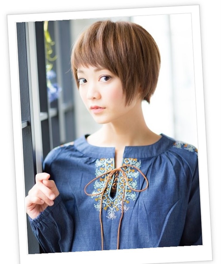 オン眉であどけなさを見せつつ、エレガントで大人なテラコッタで女性らしさUP！マッシュショートからモード風なマッシュウルフに♪≪大人女性に人気の美容室animo FIORENTE吉川美南≫