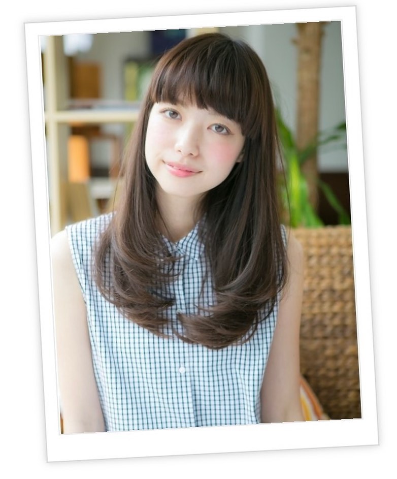 柔らかい内巻きカ-ル、ロングレイヤーと厚めバングが女性らしさをグンとup！ロングでも軽やかさと小顔見えを実現！グレージュカラーで美髪に♪≪大人女性に人気の美容室animo FIORENTE吉川美南≫