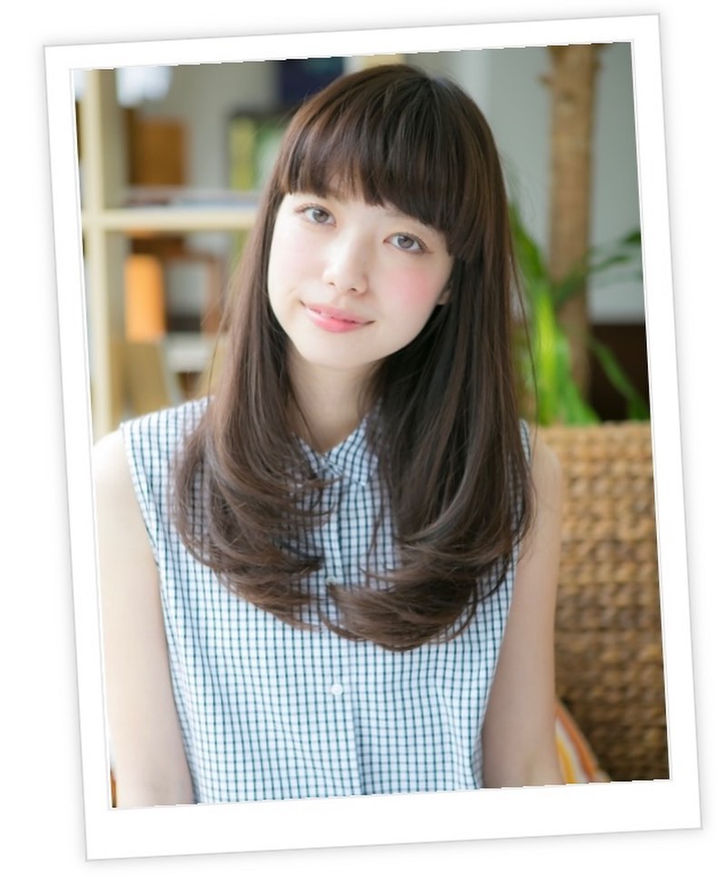 柔らかい内巻きカ-ル、ロングレイヤーと厚めバングが女性らしさをグンとup!ロングでも軽やかさと小顔見えを実現!グレージュカラーで美髪に♪≪大人女性に人気の美容室animo FIORENTE吉川美南≫