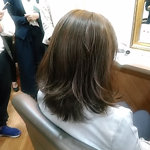 こんばんは雨がが続きますね気分転換にカラーチェンジはいかがですか？カーキーアッシュがオススメです。ぜひ、お試しください。#美容室#蒲生#新田#草加#商店街#アニモ