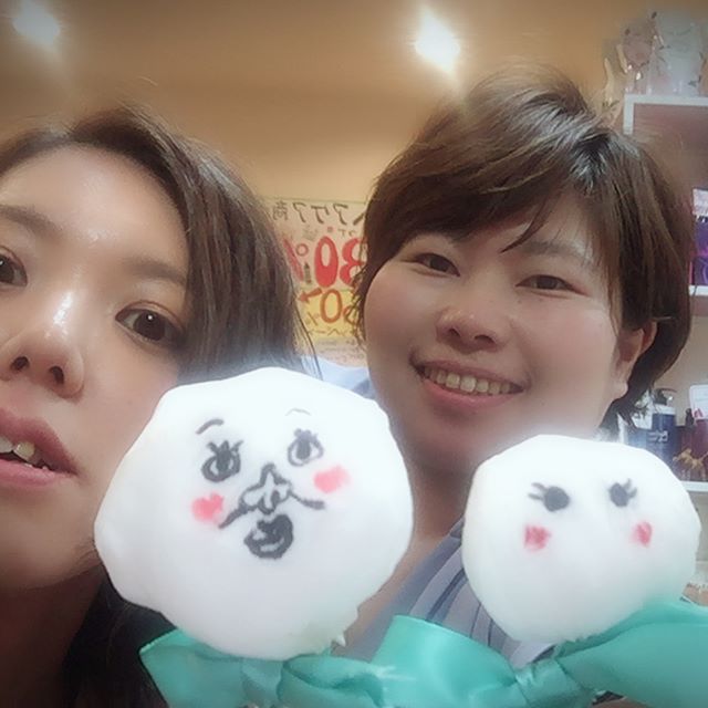 こんばんは。梅雨ですね湿気も多く蒸しますね髪も朝かセットしてもすぐに元に戻りませんか？そんな時はストレートがオススメです梅雨を乗りきりましょう明日は晴れるといいですね#アニモ#蒲生#新田#草加#美容室#商店街#てるてる坊主#梅雨#お天気#ストレート#縮毛矯正