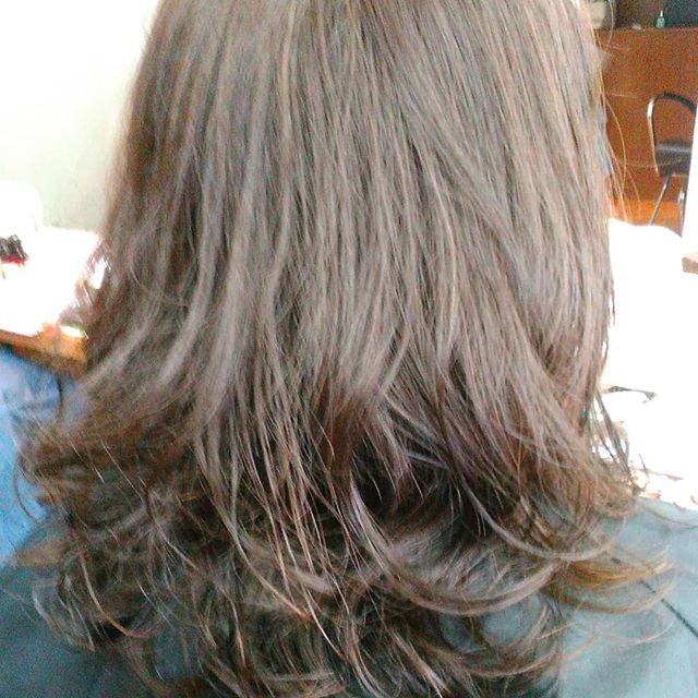 こんにちは秋はスタイルチェンジしませんか？パーマがオススメです。夏と違って髪を下ろす方も増えてくる秋はパーマをかけて動きを出すのがオススメです。当日予約も出来ます秋スタイルしませんか？#N.#エヌドット#ナプラ#Nドットセラム#ミルボン#Nドットシアミルク#お子様同伴ok #当日ご予約OK#ロブ#エルジューダ#エルジューダエマルジョン#草加#新田#草加公園#青柳#蒲生商店街#蒲生駅#ナシードカラー#女性スタッフのみ#スタッフみんな30代?