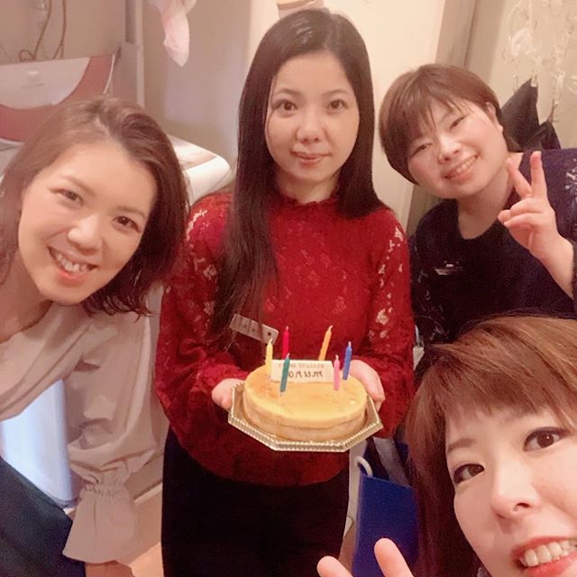 蒲生駅から徒歩8分? アニモ蒲生店店長の山口です昨日は蒲生店アシスタント宗像さんのお誕生日でした? #N.#エヌドット#ナプラ#Nドットセラム#ミルボン#Nドットシアミルク#お子様同伴ok #当日ご予約OK#ロブ#エルジューダ#エルジューダエマルジョン#草加#新田#草加公園#青柳#蒲生商店街#蒲生駅#ナシードカラー#女性スタッフのみ#スタッフみんな30代?#モエモエ