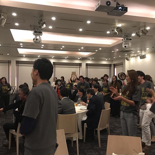 こんばんは、アニモ蒲生店アシスタントの宗像です。入社して初の忘年会?ほんま楽しかったわ?来年の忘年会今から楽しみです。今年はキャベジンで来年はパンシロン?#N.#エヌドット#ナプラ#Nドットセラム#ミルボン#Nドットシアミルク#お子様同伴ok #当日ご予約OK#ロブ#エルジューダ#エルジューダエマルジョン#草加#新田#草加公園#青柳#蒲生商店街#蒲生駅#ナシードカラー#女性スタッフのみ#スタッフみんな30代#忘年会