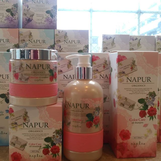 おはようございますカラーの色持ちの悪い方にお薦めですナピュールのカラーケア用のシャンプートリートメントです保湿力もあってオススメです鶴間#N.#エヌドット#ナプラ#Nドットセラム#ミルボン#Nドットシアミルク#お子様同伴ok #当日ご予約OK#ロブ#エルジューダ#エルジューダエマルジョン#草加#新田#草加公園#青柳#蒲生商店街#蒲生駅#ナシードカラー#女性スタッフのみ#スタッフみんな30代️
