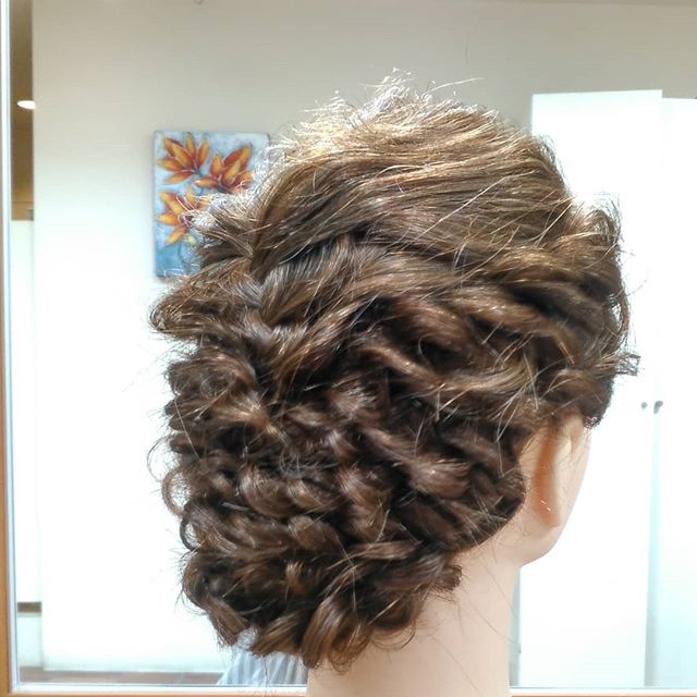 おはようございますそろそろ成人式の前撮りや当日のご予約は済みましたかまだまだご予約は頂けます早めのご予約、お待ちしております鶴間#前撮り#成人式#N.#エヌドット#ナプラ#Nドットセラム#ミルボン#Nドットシアミルク#お子様同伴ok #当日ご予約OK#ロブ#エルジューダ#エルジューダエマルジョン#草加#新田#草加公園#青柳#蒲生商店街#蒲生駅#ナシードカラー#女性スタッフのみ#スタッフみんな30代️