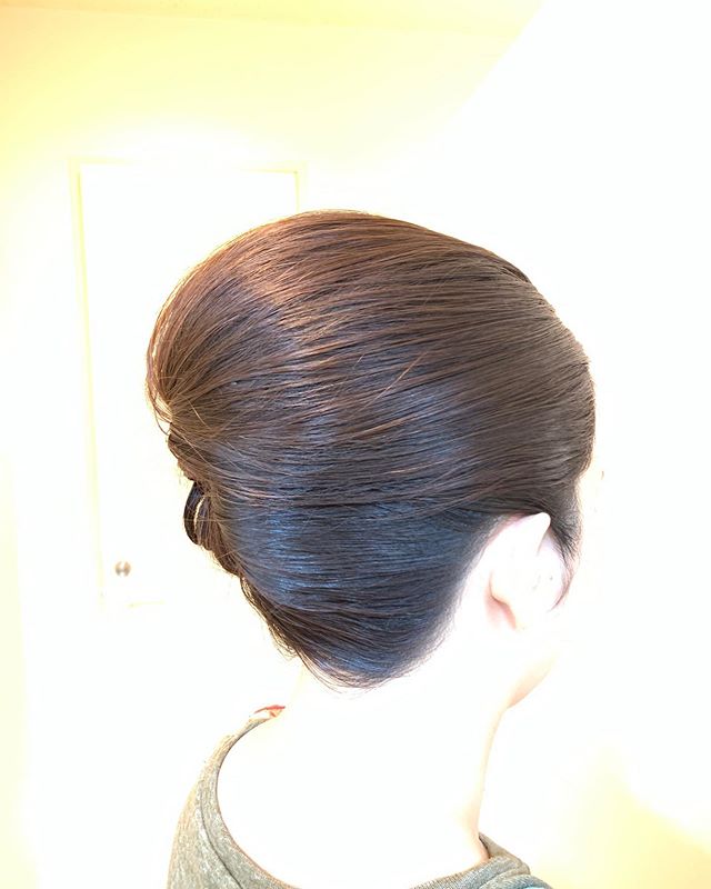 越谷市蒲生駅から徒歩8分･:*+. animo(アニモ)蒲生、店長の山口です☆*:.｡. 10月に向けて七五三の準備はもうお済みですか？？アニモでは訪問着の着付け、ママさんアップもも賜っております*･゜ﾟ･*:.｡..｡.:*･'(*･゜ﾟ･*:.｡..｡.:*･  ☆*:.｡. ♪ ホットペッパーでもご予約お取りできます animogamoutei→0489908989#ナプラ#Nドットセラム#ミルボン#Nドットシアミルク#お子様同伴ok #当日ご予約OK#ロブ#エルジューダ#エルジュダエマルジョン#草加#新田#草加公園#青柳#蒲生商店街#蒲生駅#ナシードカラー#女性スタッフのみ#スタッフみんな30代️#ナピュール#ヘアビューロン#アレンジスタイル#ビューロンカールアイロン#2019#袴ヘア#袴#ゴルフ#縮毛矯正