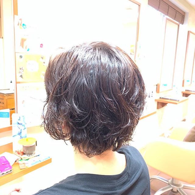 越谷市蒲生駅から徒歩8分･:*+. animo(アニモ)蒲生、店長の山口です☆*:.｡. 秋にむけてパーマスタイルチャレンジしてみませんか？？ ･*:.｡..｡.:*･' *･゜ﾟ･*:.｡..｡.:*･  ☆*:.｡. ♪ ホットペッパーでもご予約お取りできます animogamoutei→0489908989#ナプラ#Nドットセラム#ミルボン#Nドットシアミルク#お子様同伴ok #当日ご予約OK#ロブ#エルジューダ#エルジュダエマルジョン#草加#新田#草加公園#青柳#蒲生商店街#蒲生駅#ナシードカラー#女性スタッフのみ#スタッフみんな30代️#ナピュール#ヘアビューロン#アレンジスタイル#ビューロンカールアイロン#2019#袴ヘア#袴#ゴルフ#縮毛矯正