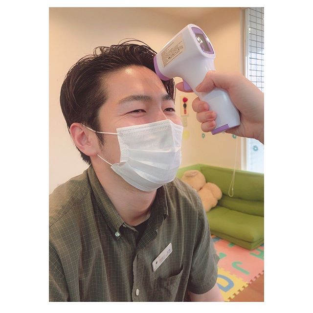こんにちは！店長の高野です今お客様の体温を計らせていただいております‍♀️ 37.5°以上の熱があった場合お断りさせて頂く可能性がございます。ご了承下さい‍♀️.#ナプラ#Nドットセラム#Nドットシアミルク #当日ご予約OK#ミルボン#エルジューダ#エルジュダエマルジョン#リファストレートアイロン#縮毛矯正  #美容室  #BRP #美容求人 #アシスタント募集 #スタイリスト募集 #アイリスト募集 #美容学生 #サロン見学 #ママさん美容師 #埼玉#蒲生#蒲生美容室