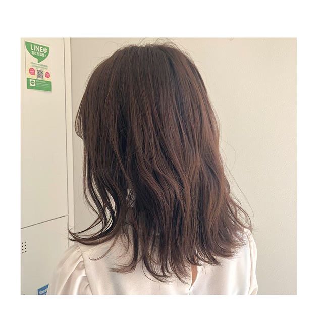 こんにちは🌞店長の高野です！これから暑くなる時期…長さに迷ったらミディアムがオススメです！結べると涼しい?ですよ️ 下ろす時のスタイリング剤はＮ.です️.#ナプラ#Nドットセラム#Nドットシアミルク #当日ご予約OK#ミルボン#エルジューダ#エルジュダエマルジョン#リファストレートアイロン#縮毛矯正  #美容室  #BRP #美容求人 #アシスタント募集 #スタイリスト募集 #アイリスト募集 #美容学生 #サロン見学 #ママさん美容師 #埼玉#蒲生#蒲生美容室