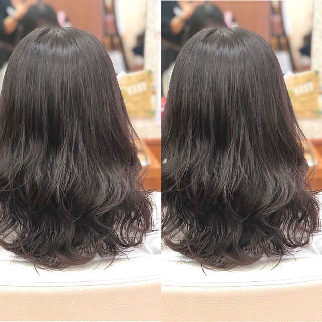 こんにちは！店長の高野です梅雨時期は髪もまとまりにくいですよね矯正も楽ですが、パーマもオススメですよ🤗.スタイリング剤はＮ.スタイリングセラムです.#ナプラ#Nドットセラム#Nドットシアミルク #当日ご予約OK#ミルボン#エルジューダ#エルジュダエマルジョン#リファストレートアイロン#縮毛矯正  #美容室  #BRP #美容求人 #アシスタント募集 #スタイリスト募集 #アイリスト募集 #美容学生 #サロン見学 #ママさん美容師 #埼玉#蒲生#蒲生美容室