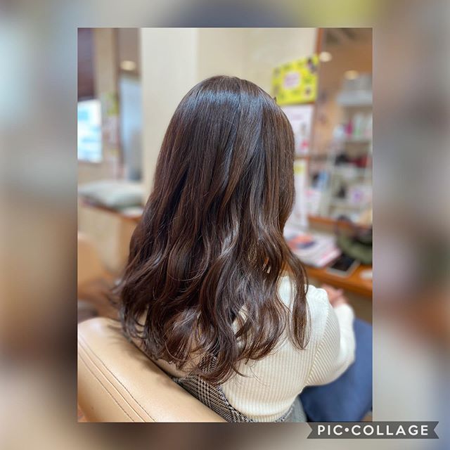 こんにちは！店長の高野です紫外線や湿気でスタイリングも嫌な時期になりましたね…カラーの持ちをUPさせるには少しブラウンを混ぜてあげると◎です‍♀️ベージュやベリーショコラなどは馴染みがいいですよ️ ロングの方はN.1スプレーで🤗.#ナプラ#Nドットセラム#Nドットシアミルク #当日ご予約OK#ミルボン#エルジューダ#エルジュダエマルジョン#リファストレートアイロン#縮毛矯正  #美容室  #BRP #美容求人 #アシスタント募集 #スタイリスト募集 #アイリスト募集 #美容学生 #サロン見学 #ママさん美容師 #埼玉#蒲生#蒲生美容室